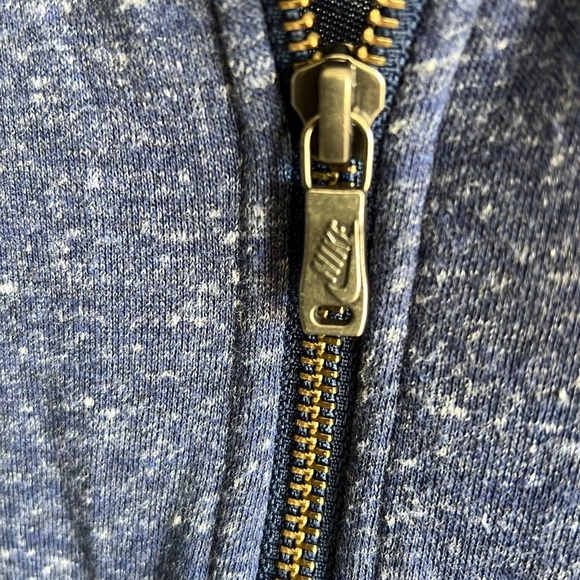 NIKE Ladies NEW YORK YANKEES HOODIE ⚾️ - Picture 8 of 9